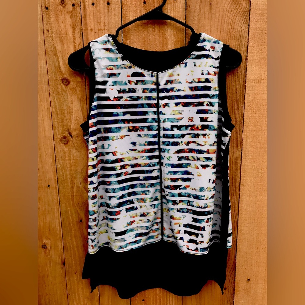 Worthington Black And White Multicolored Sleeveless Blouse Size Medium